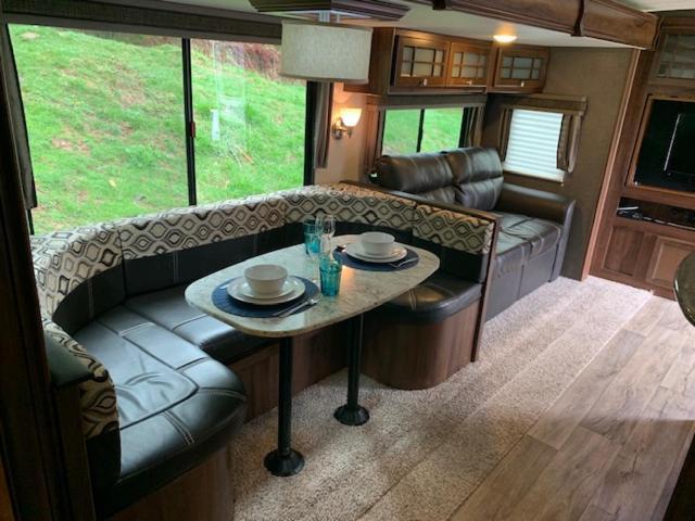 Umpqua's Last - Wilderness Cabins, Rv Park & Glamping * Idleyld Park
