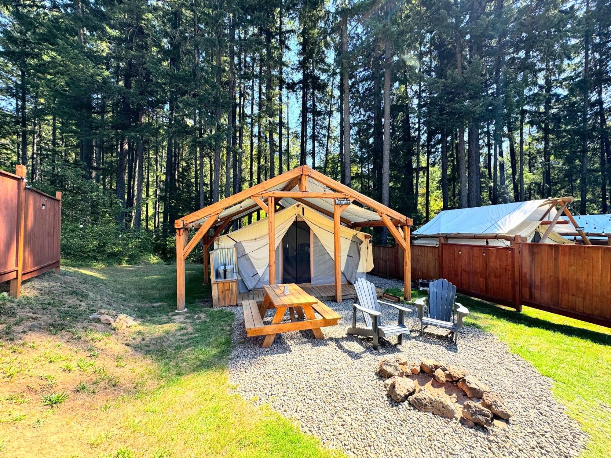 Umpqua's Last - Wilderness Cabins, Rv Park & Glamping *