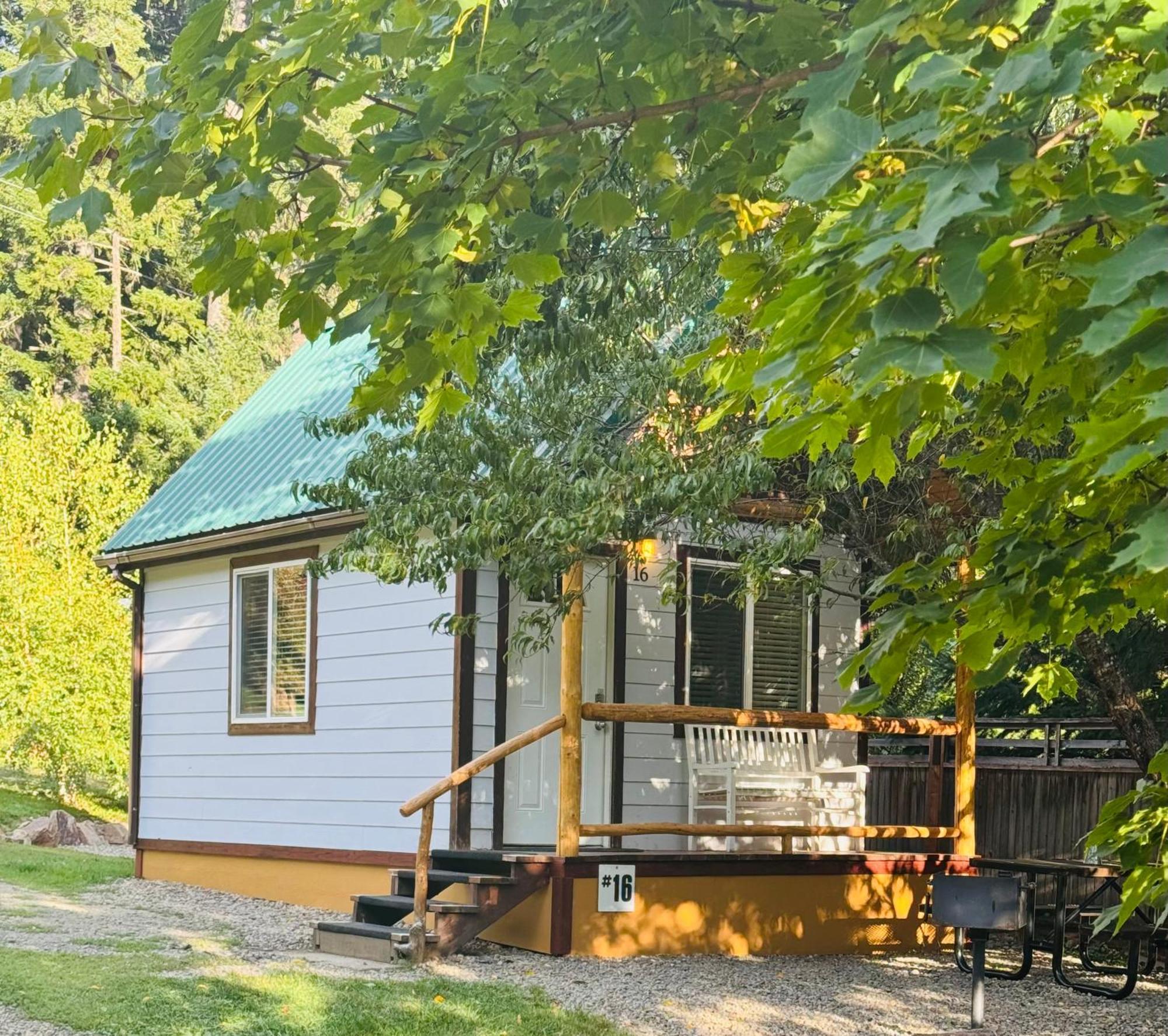 Campingplatz Umpqua's Last - Wilderness Cabins, Rv Park & Glamping Idleyld Park