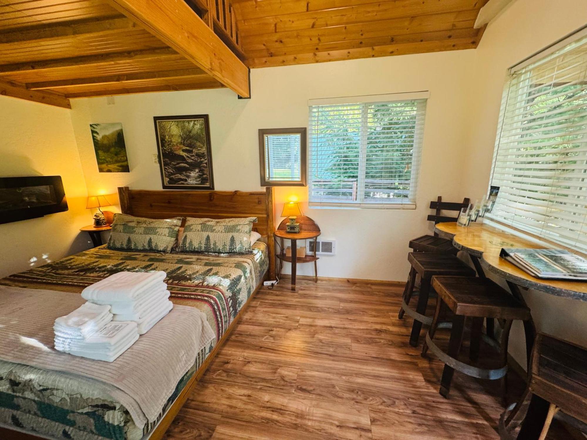 Umpqua's Last - Wilderness Cabins, Rv Park & Glamping *